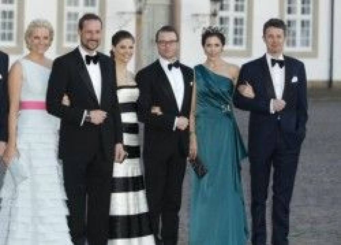 Kronprinsparen Mette-Marit och Haakon samt Frederik och Mary kommer också på festen.