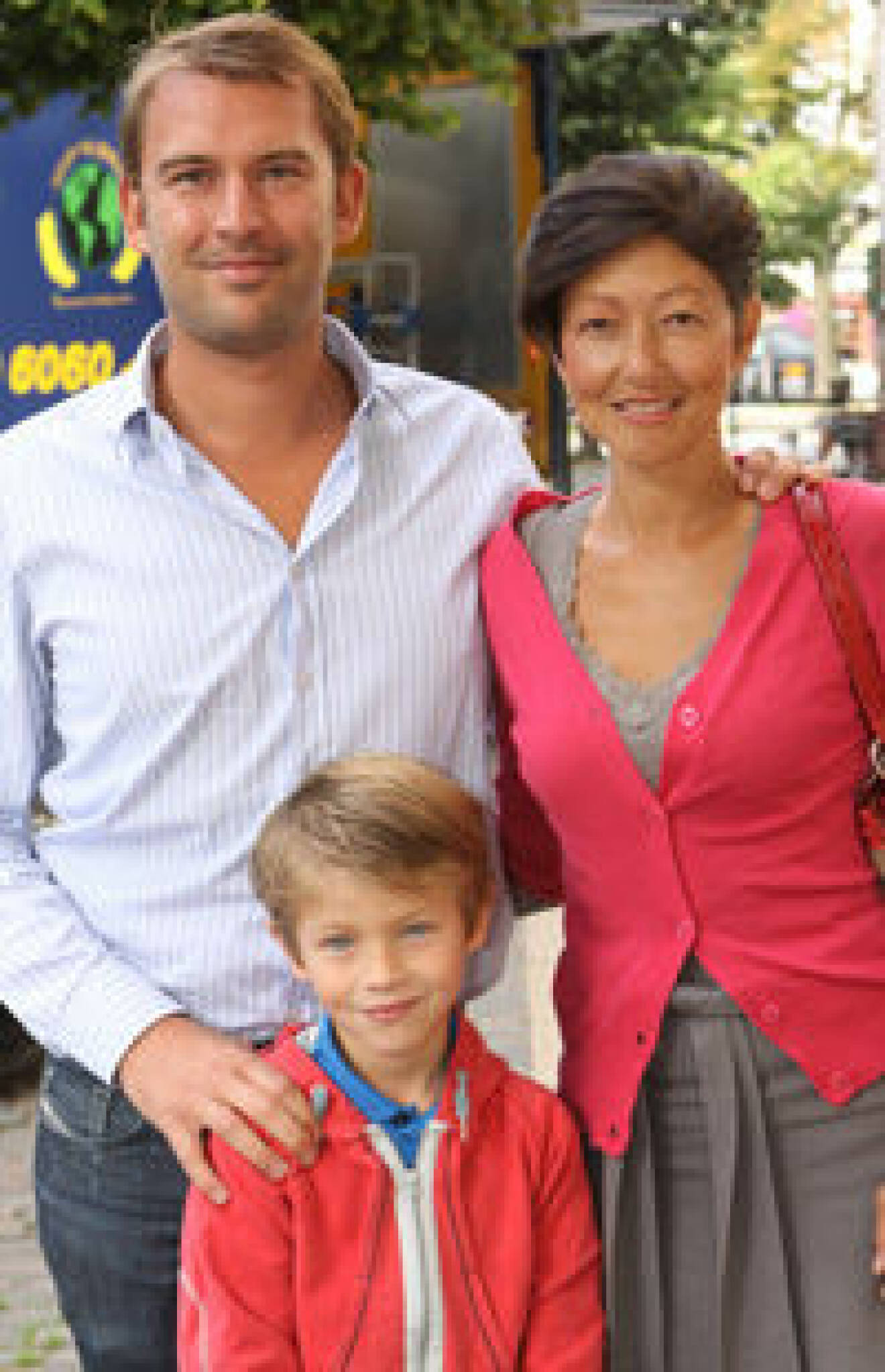 Alexandra med maken Martin Jörgensen och sonen Felix.