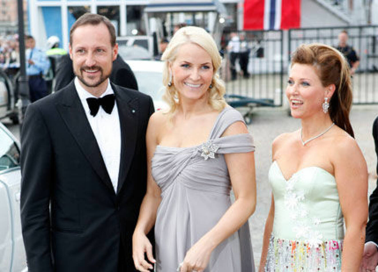 Haakon, Mette-Marit och Märtha Louise.
