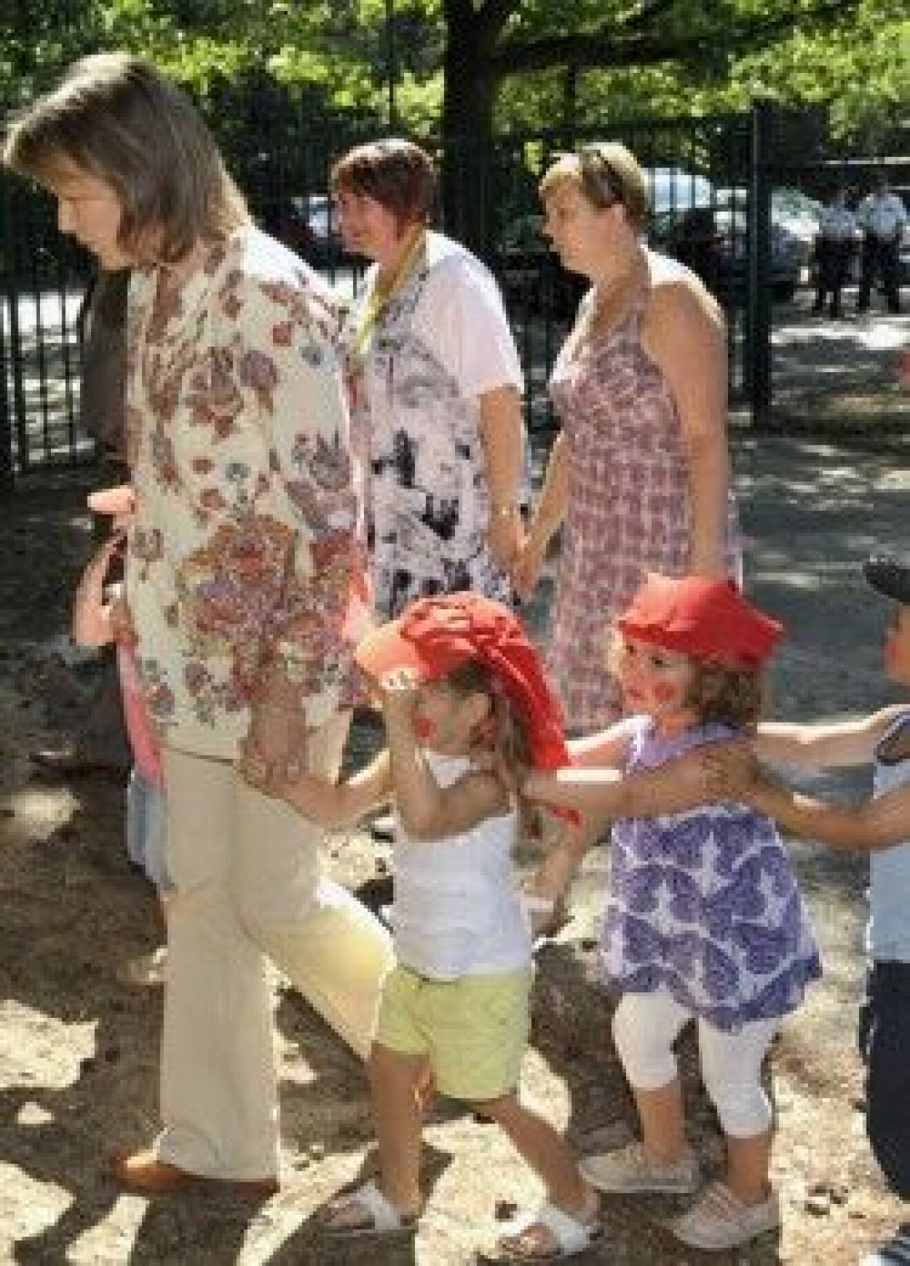 Kronprinsessan Mathlide lekte med barnen.