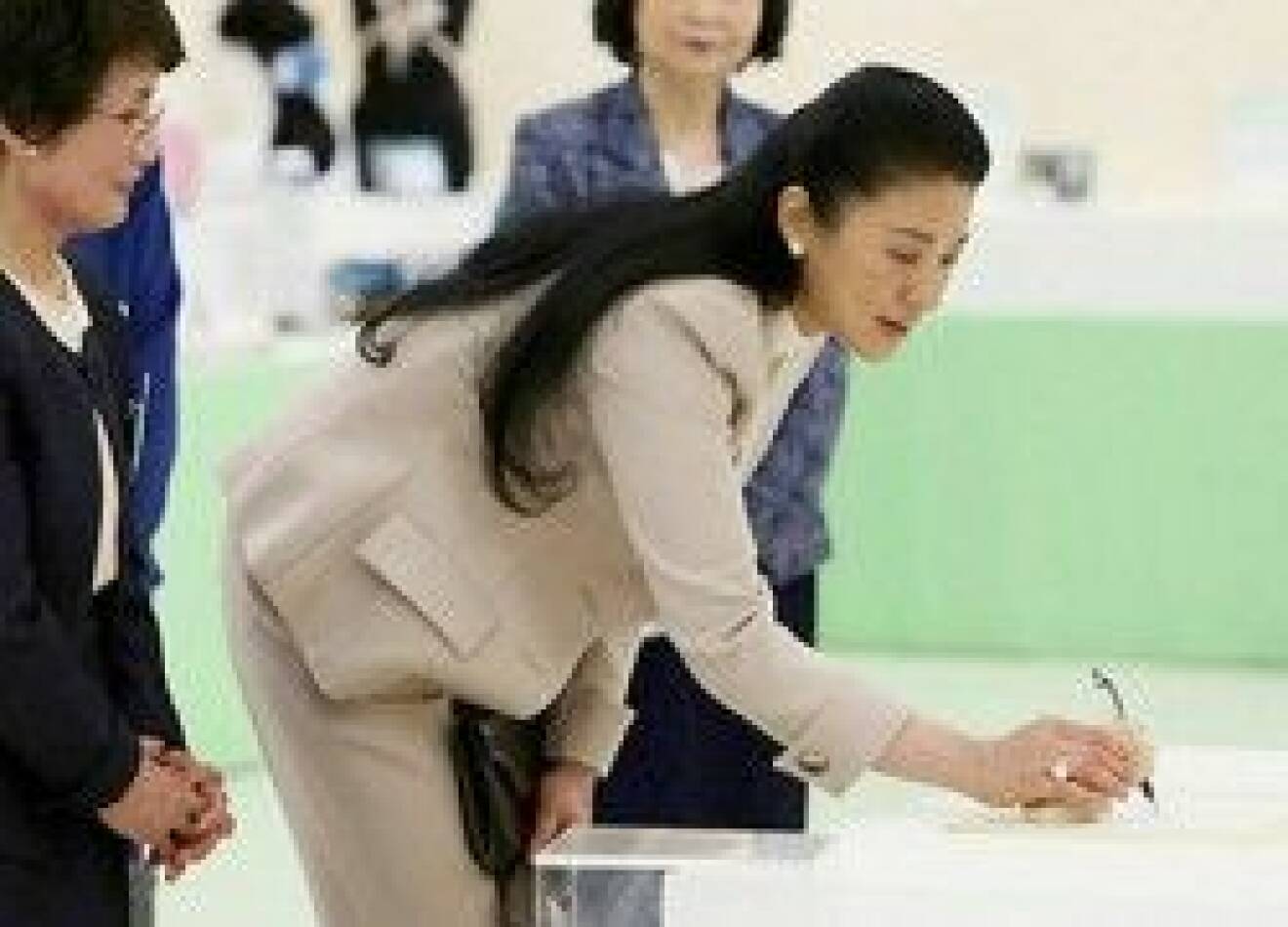 Kronprinsessan Masako jobbar när hon orkar.