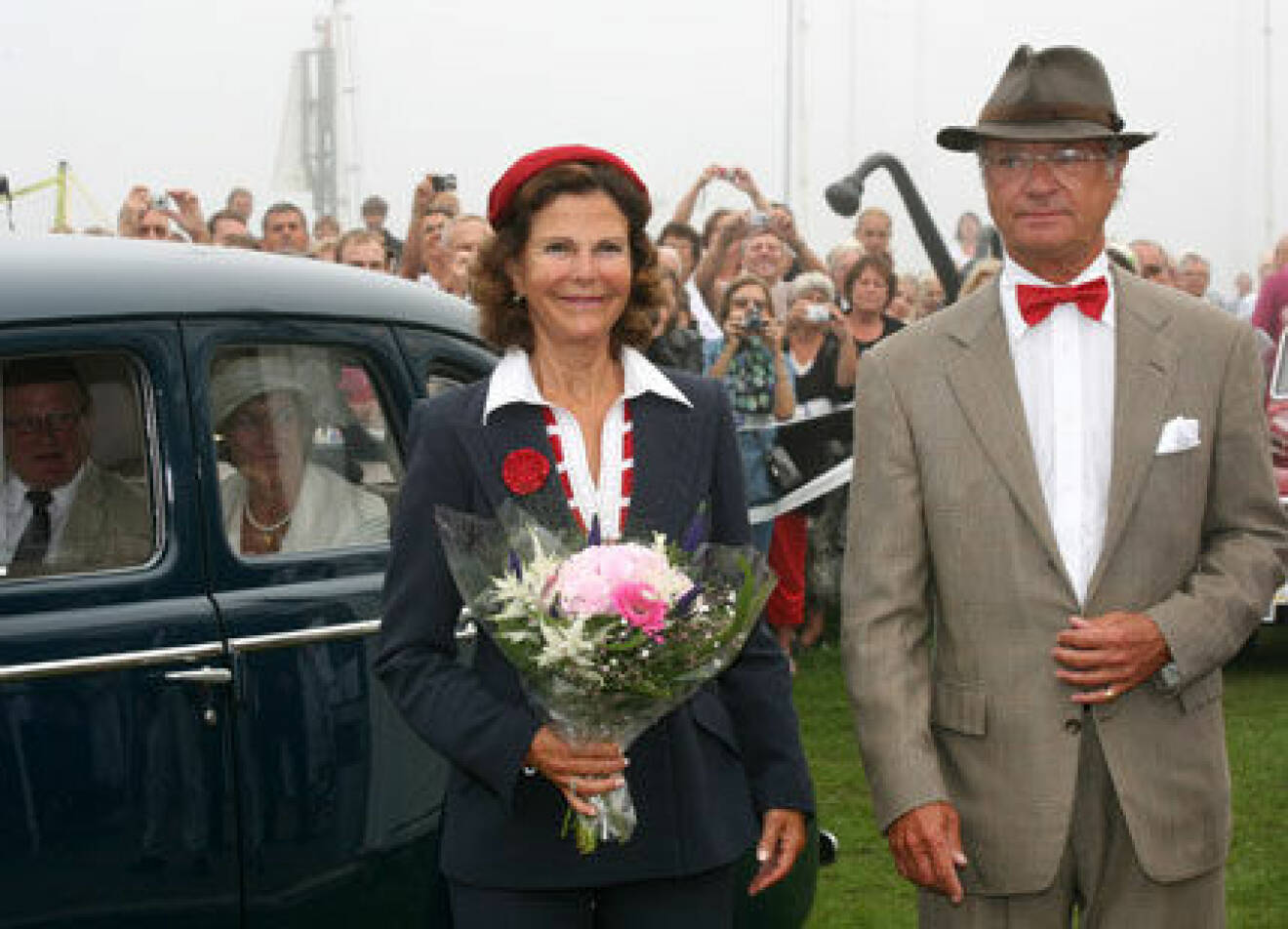 Kung Carl Gustaf och drottning Silvia åkte Kungsrallyt.