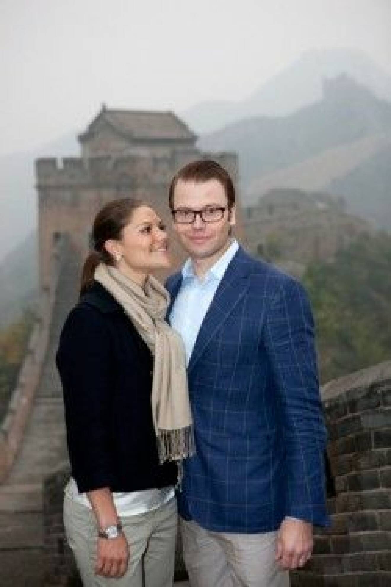 Denna gång är Victoria inte ensam på kinesiska muren, nu har hon sin prins vid sin sida.