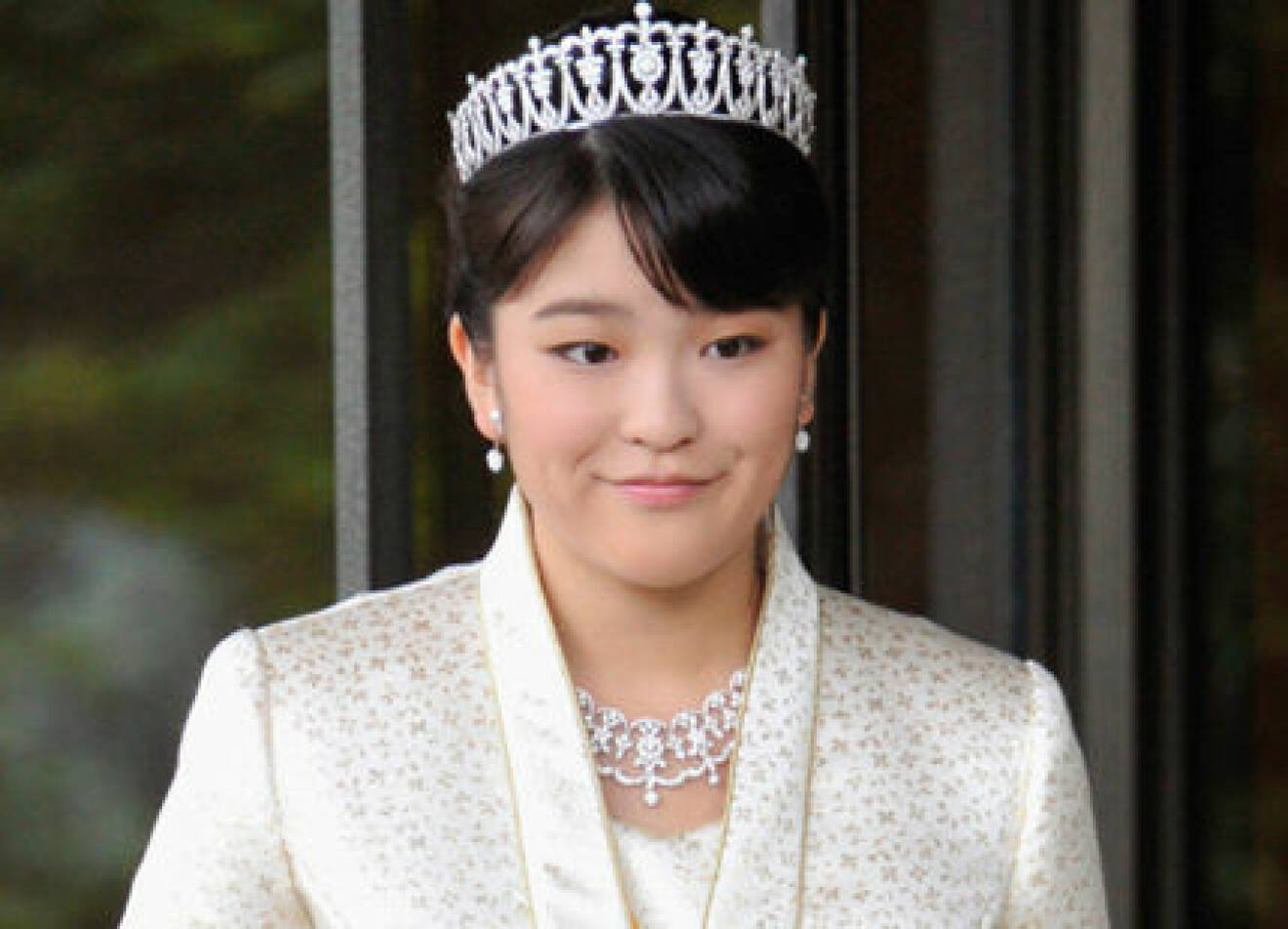 Prinsessan Mako, 20, i strålande vacker tiara.