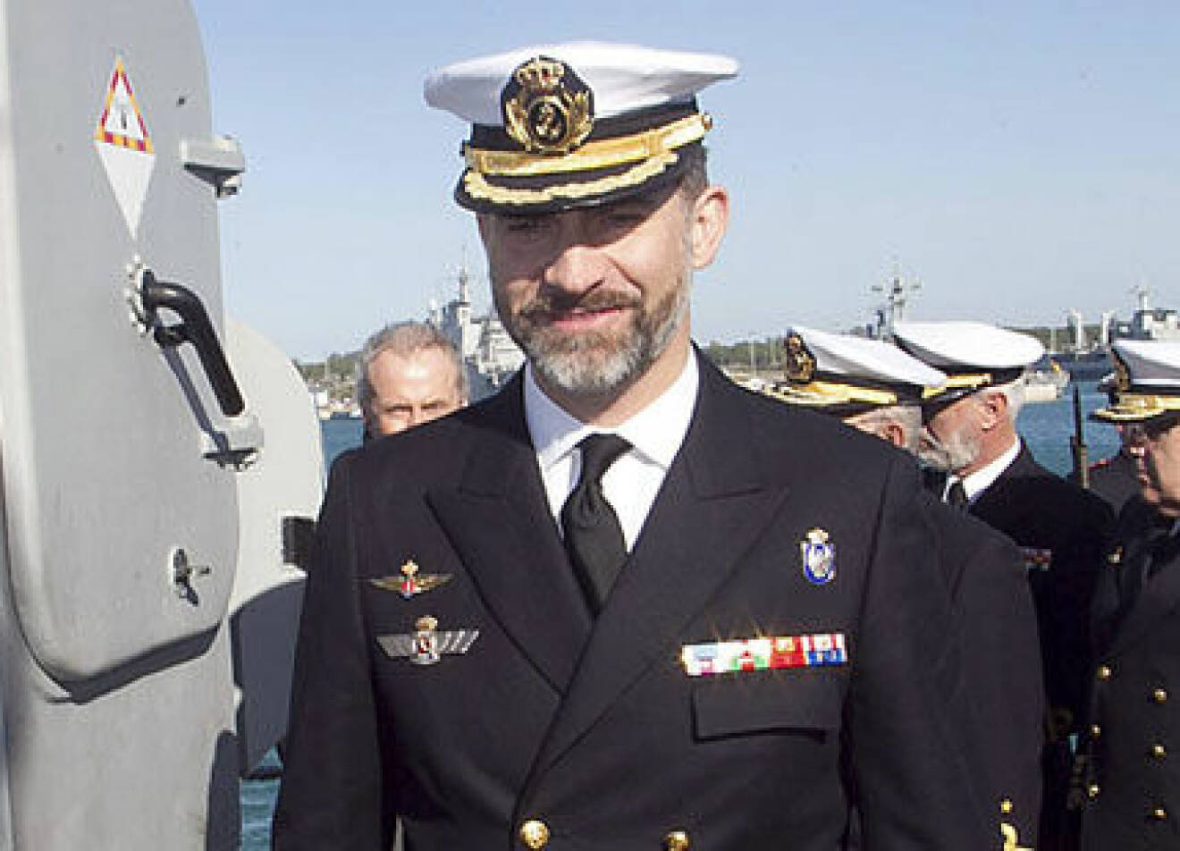 Kronprins Felipe i officersmundering ombord på båt