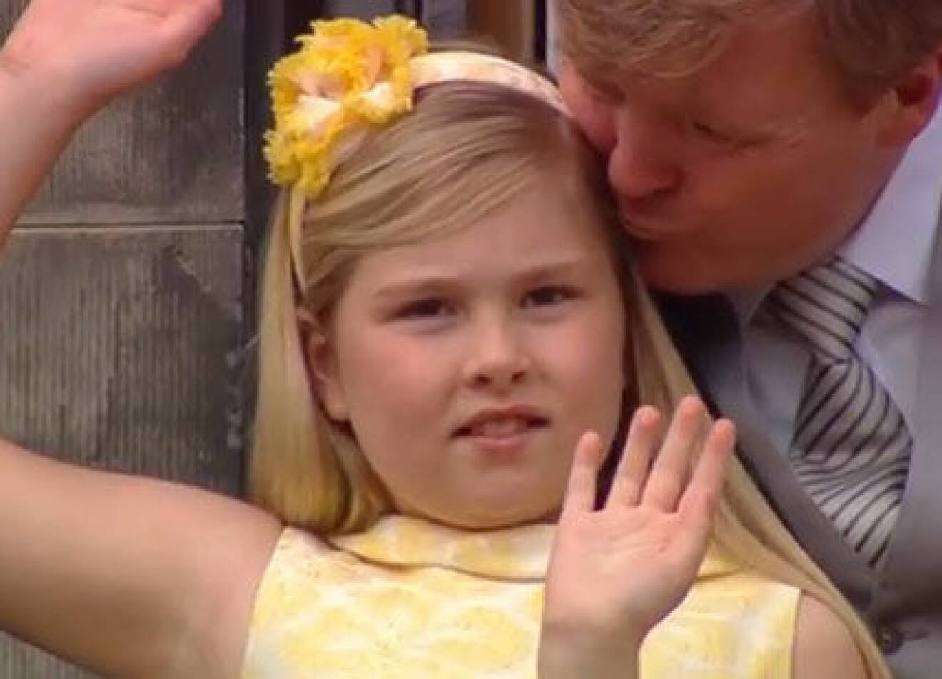 Äldsta dottern Catharina Amalia fick en öm puss av pappa Willem Alexander