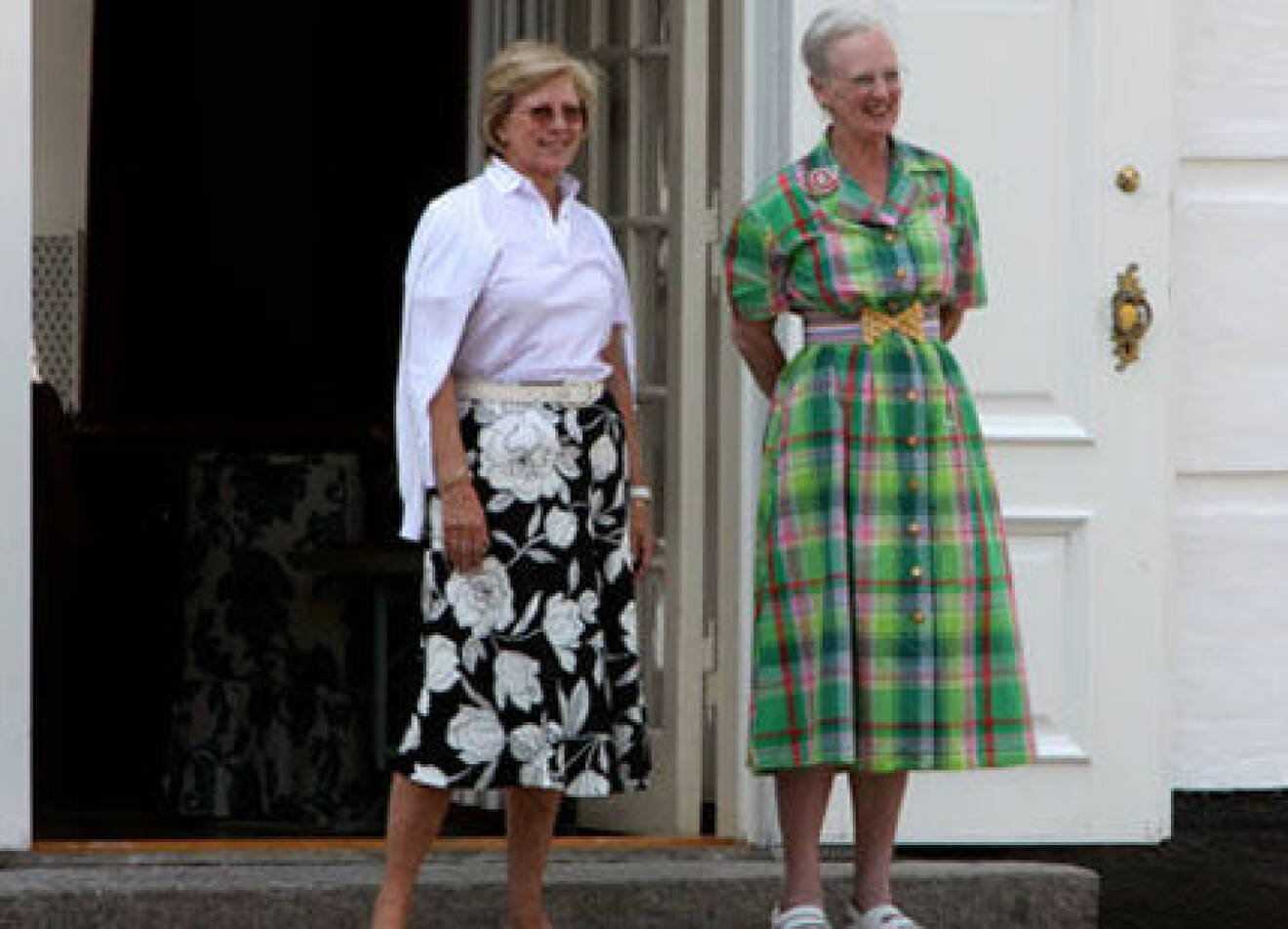 Drottning Margrethe och lillasyster Anna Maria av exkungahuset Grekland