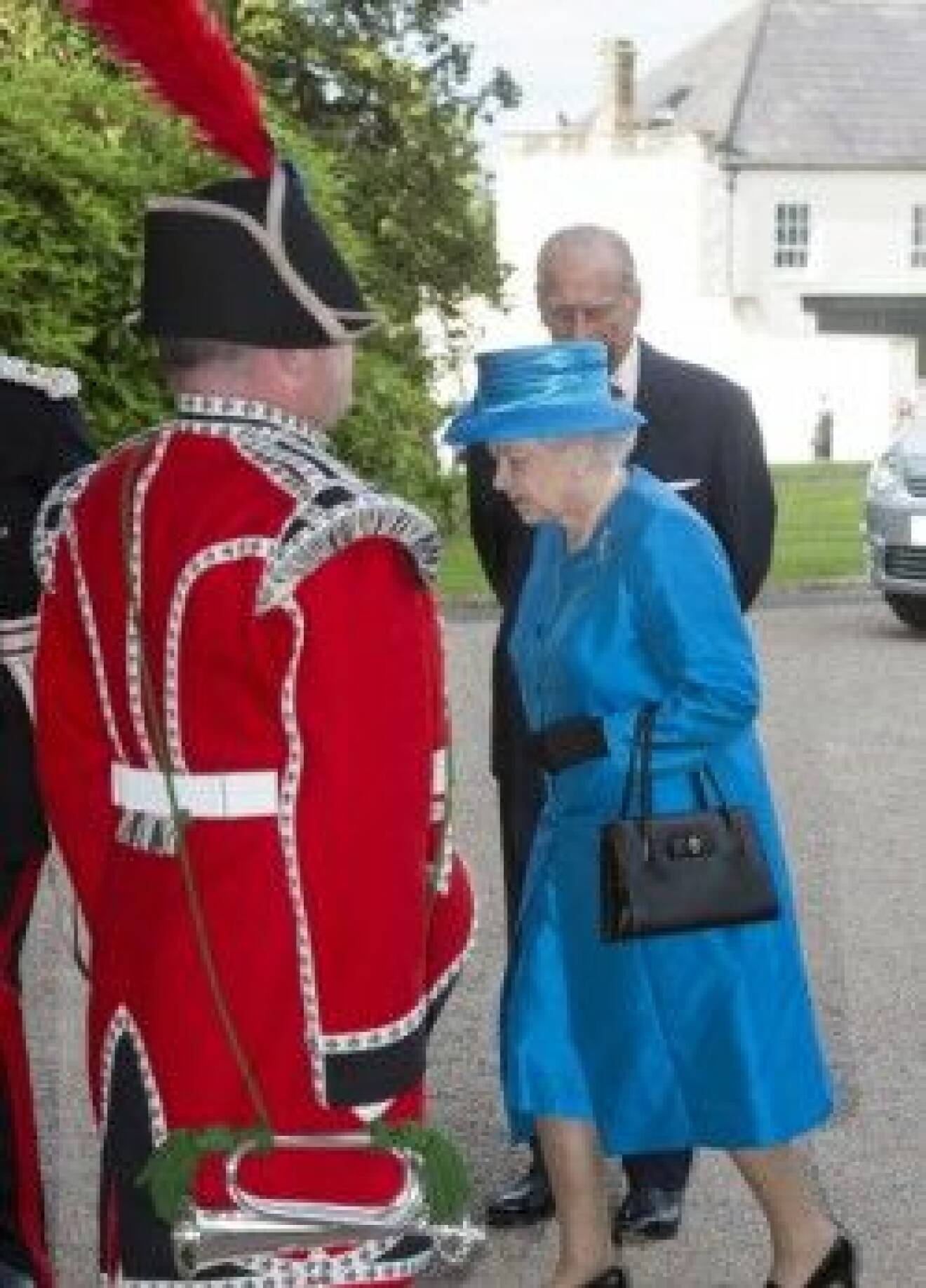 Queen Elizabeth visits Northern Ireland