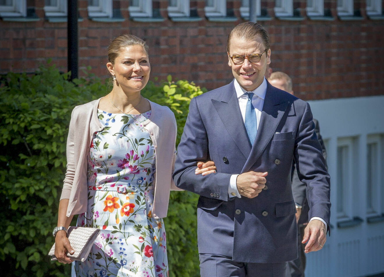 Crown Princess Victoria and Prince Daniel of Sweden attend an citizenship ceremony during the National Day of Sweden in Nacka stadshus, 6 June 2016. Photo: Patrick van Katwijk / NETHERLANDS OUT POINT DE VUE (c) DPA / IBL Bildbyrå