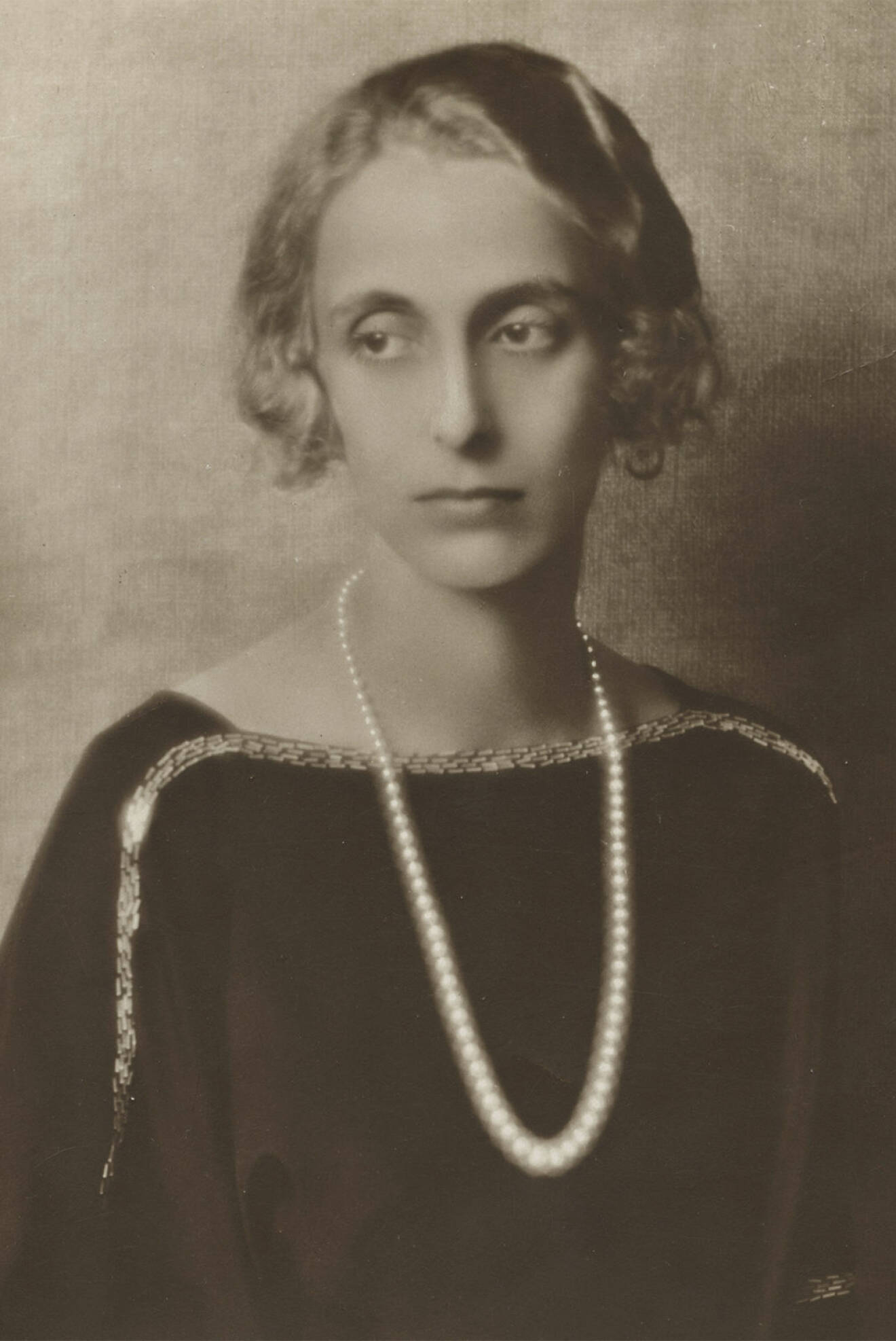 Kronprins Gustav Adolfs trolovade , Lady Louise Mountbatten, sedermera kronprinsessan Louise, porträtt från Harris Picture Agency, 1923.