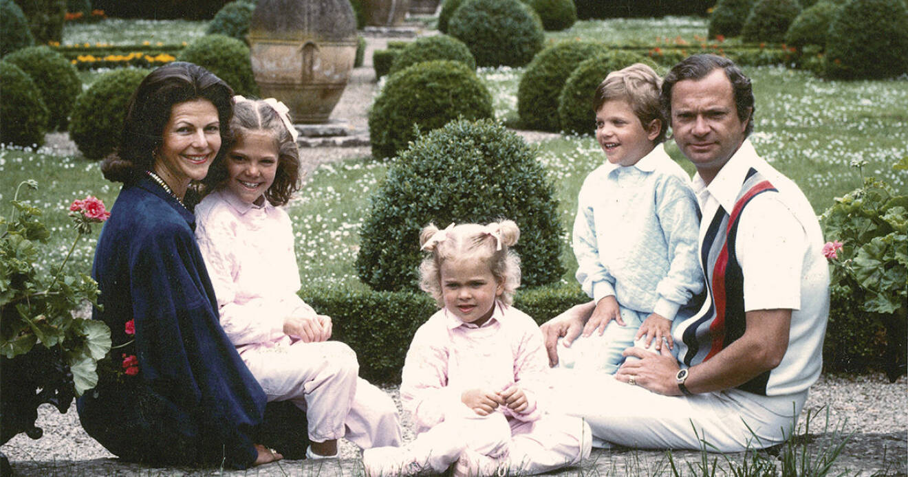 Kungen och drottningen med kronprinsessan Victoria, prinsessan Madeleine och prins Carl Philip