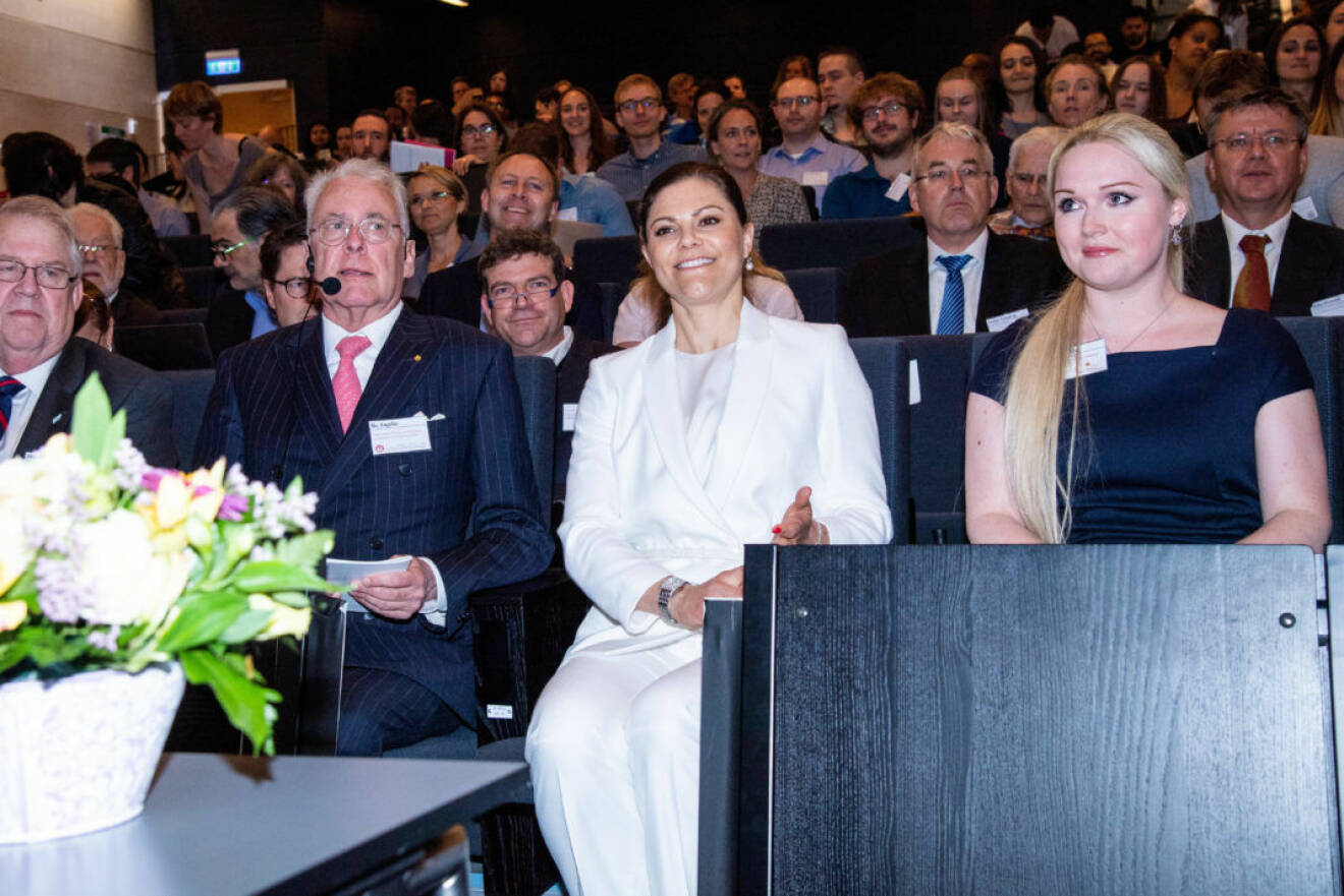Kronprinsessan Victoria på plats i Lund för närvarande i seminariet i samband med Tobias Registrets 25-års jubileum.