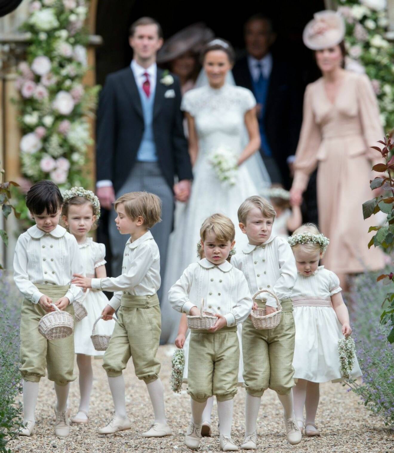 Prins George i sidenknickers på Auntie Pippa Middletons bröllop förra året.
