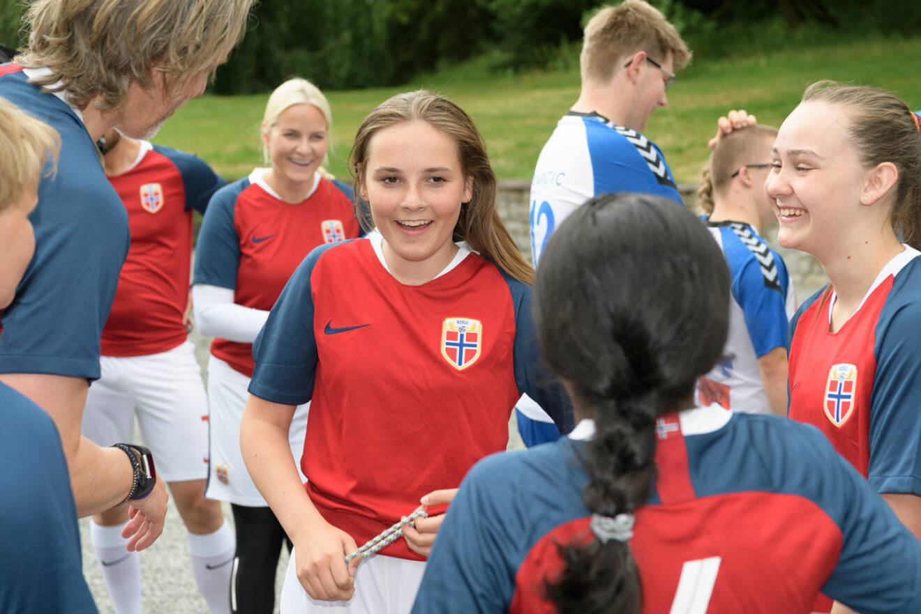 Även prinsessan Ingrid Alexandra deltog i fotbollsmatchen. 