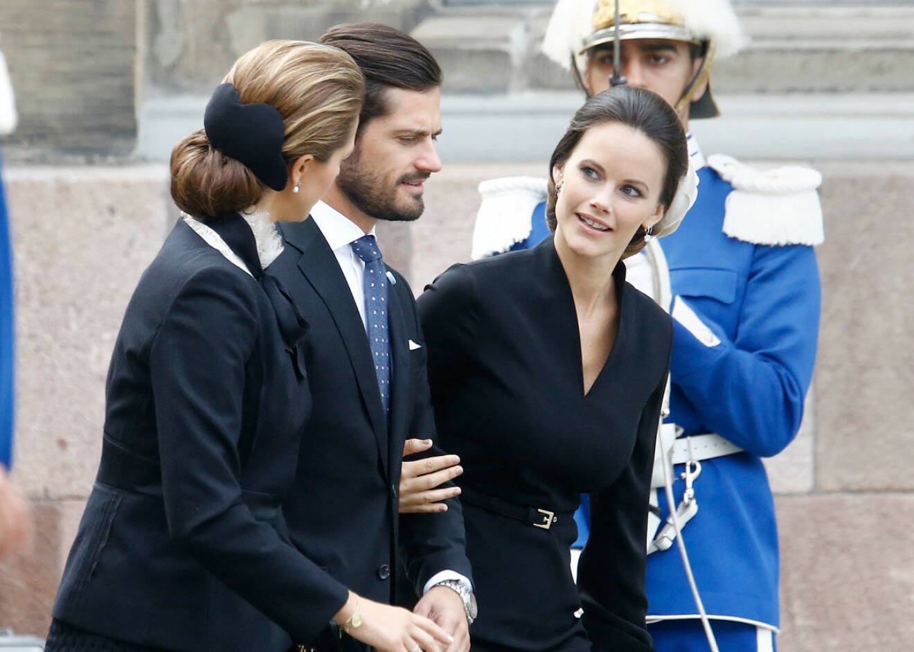 Under riksmötets öppnande brukar Madeleine anlända med Sofia och Carl Philip. 