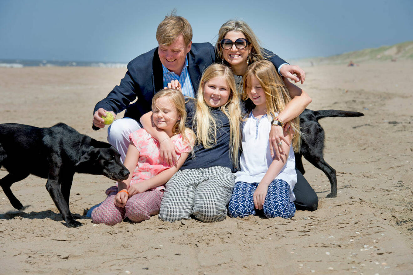 Hollands kungafamilj Willem Alexanders och Máxima har en labrador som heter Skipper. 