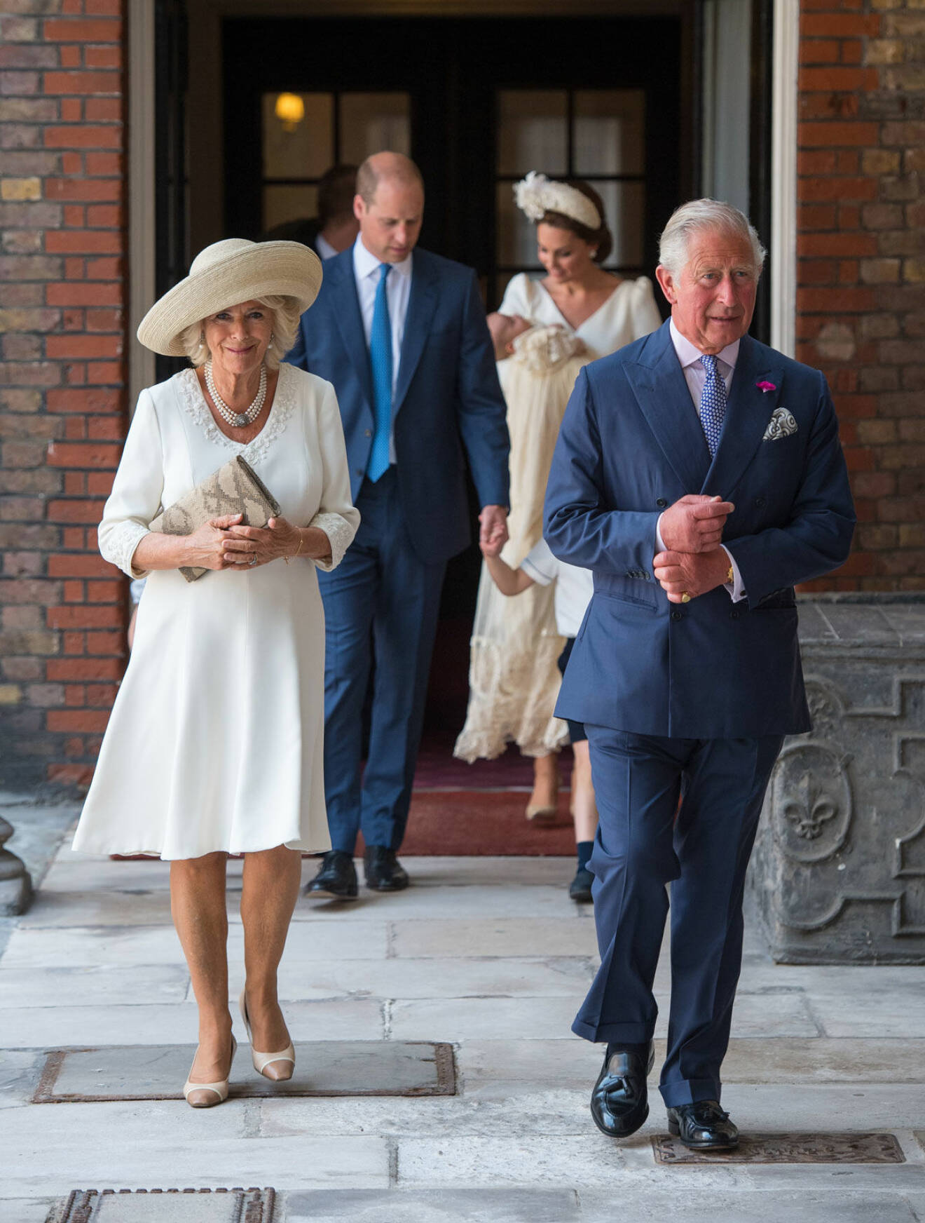 Prins Charles och Camilla fanns på plats, men inte drottning Elizabeth och prins Philip. 