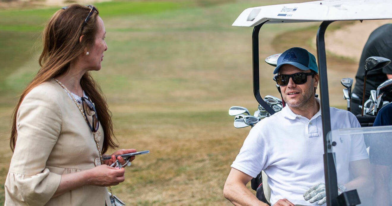 Svensk Damtidnings reporter Helena Wiklund har träffat prins Daniel på golfbanan.