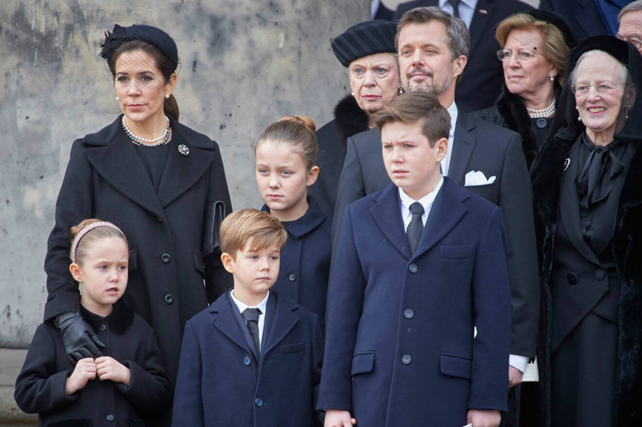 Prins Henrik begravdes den 20 februari tidigare i år. Kvar lämnade han sin maka drottning Margrethe, deras två söner kronprins Frederik och prins Joachim samt barnbarnen.