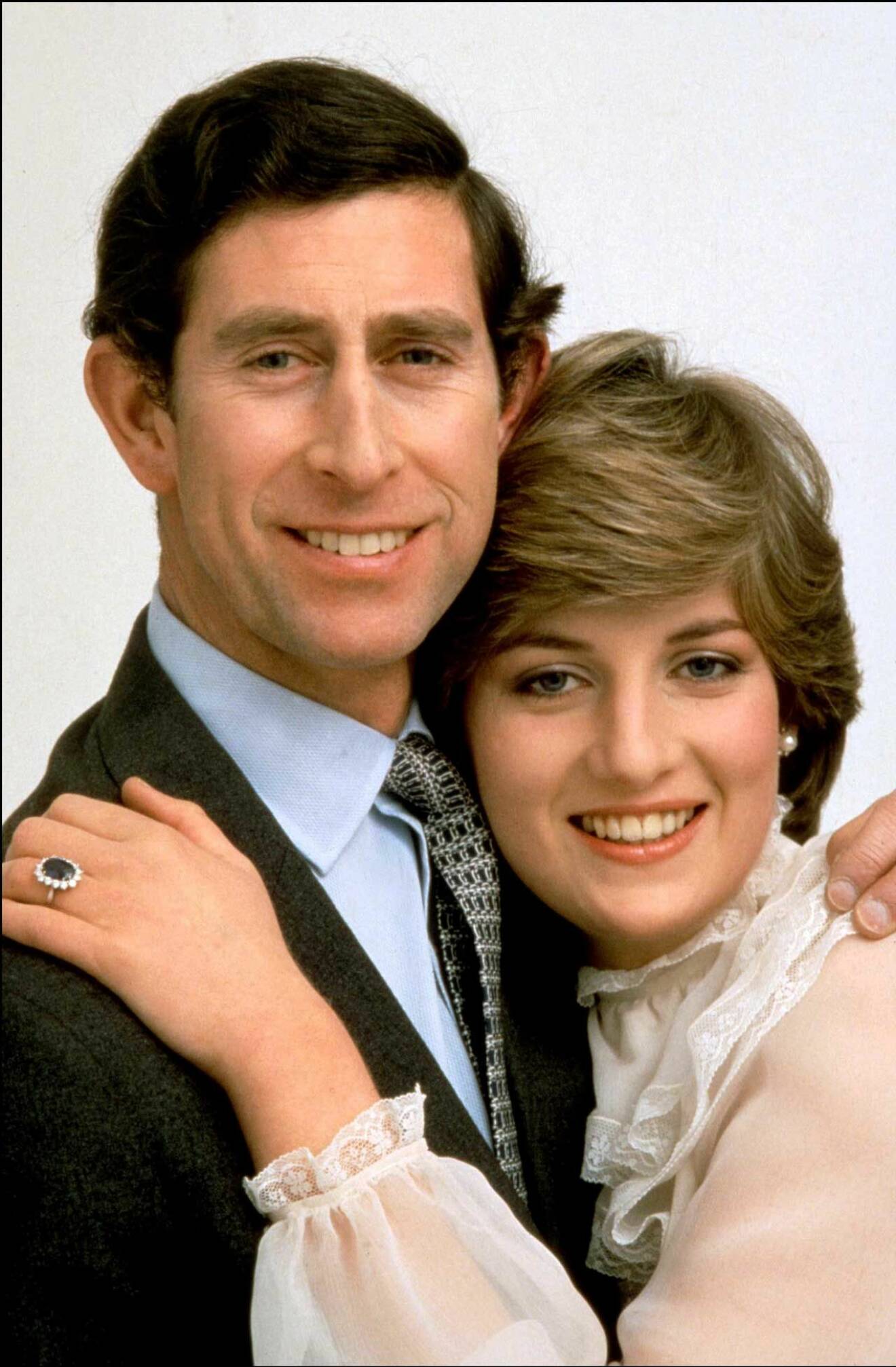 Förlovningsbilden på prins Charles och prinsessan Diana. 
