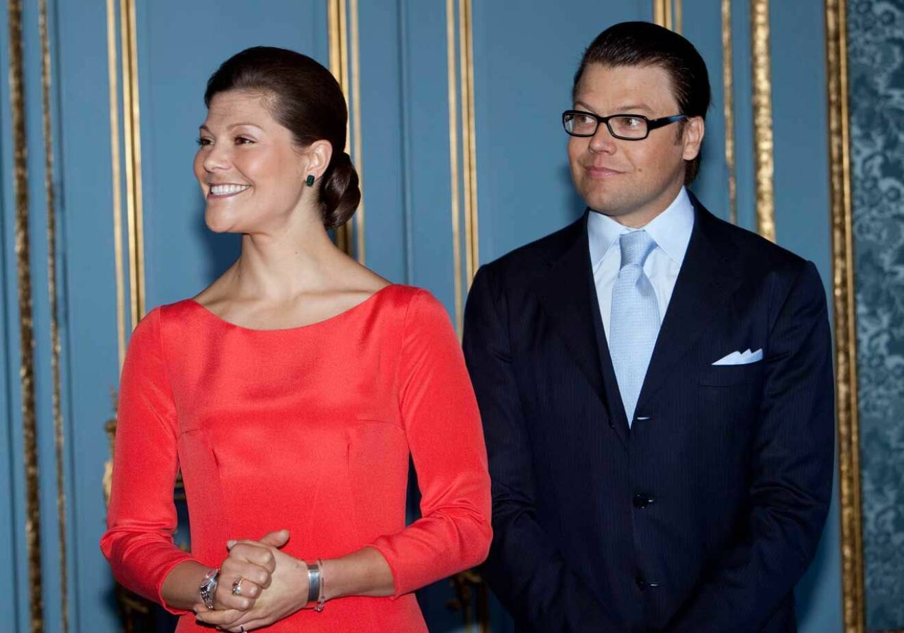 Kronprinsessan Victoria och prins Daniel 2009. Då bar kronprinsessan samma ring! 