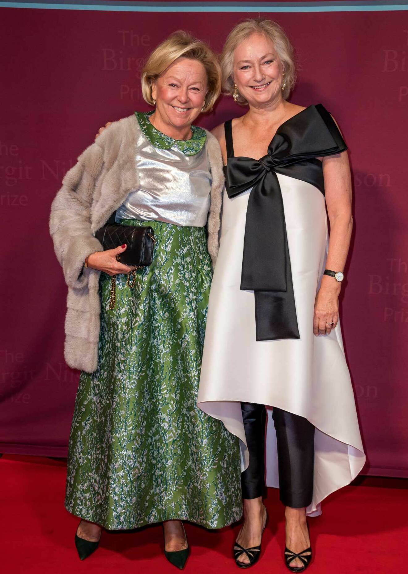 Silvia-väninnorna Mimmi Bonnier och Lena Kaplan i vimlet när Birgit Nilsson Prize delades ut på Kungliga Operan i Stockholm.