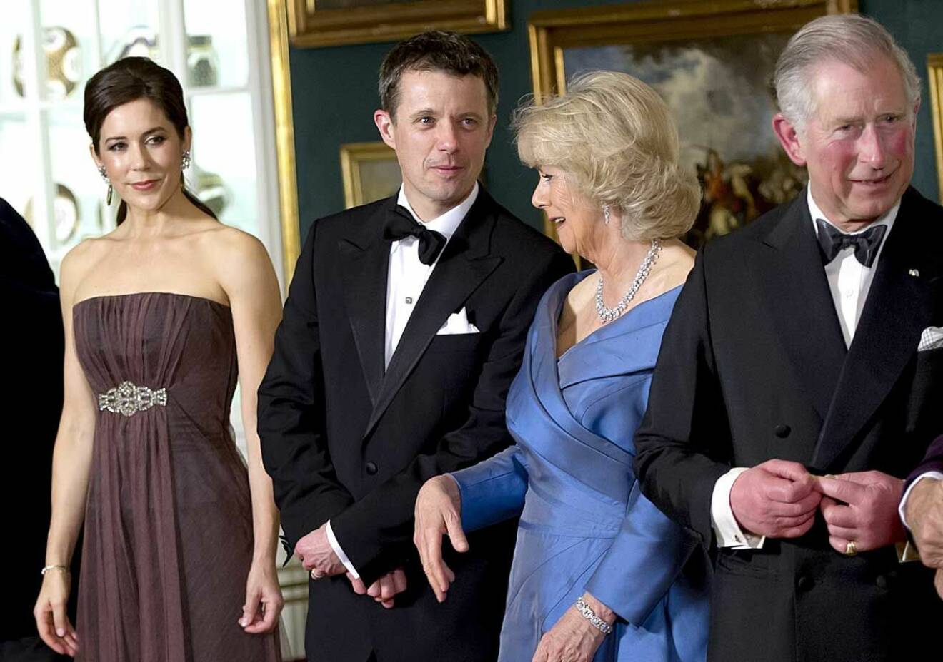Kronprins Frederik och kronprinsessan Mary har tackat ja till 70-årsfesten som drottning Elizabeth ger till prins Charles ära.