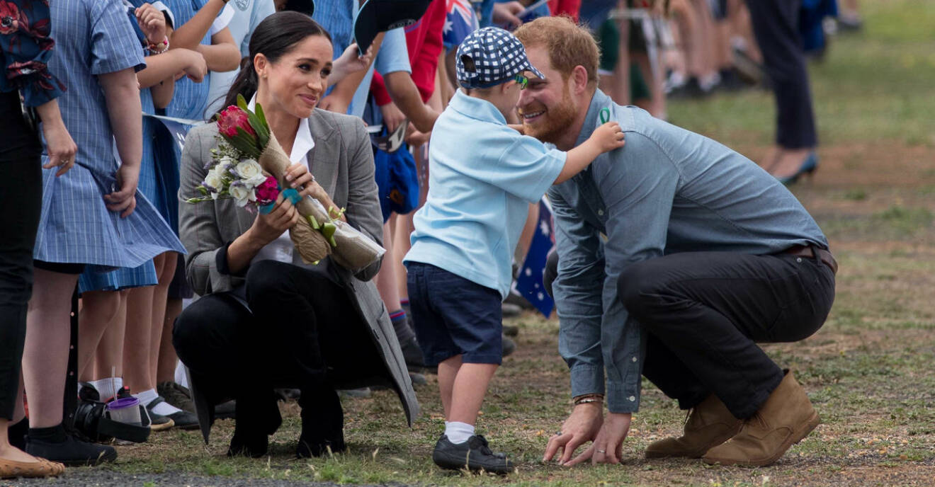 Snart får de sin egen älskling, men uppenbart är de båda väldigt barnkära, Meghan och prins Harry.