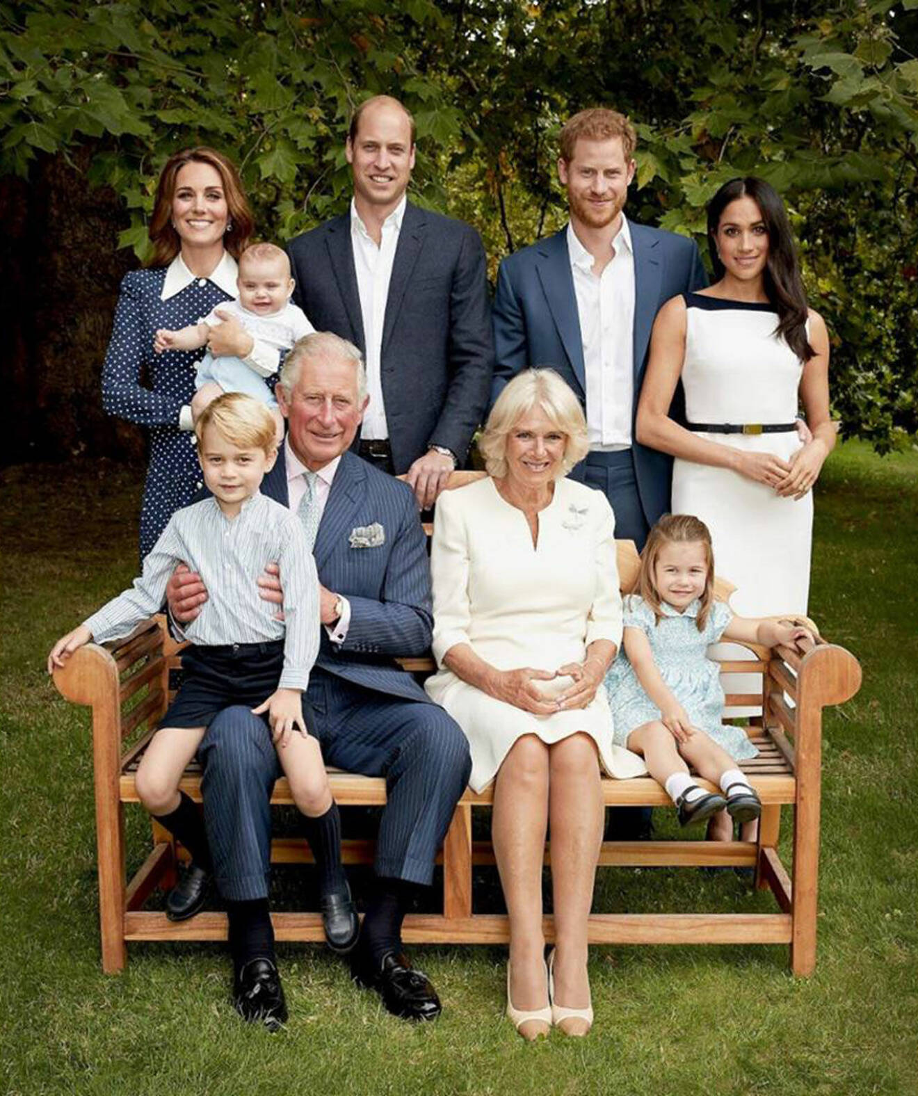 Ny familjebild på brittiska kungafamiljen.