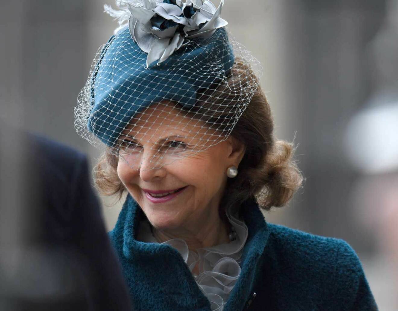 Drottning Silvias statsbesöks-hatt i närbild.