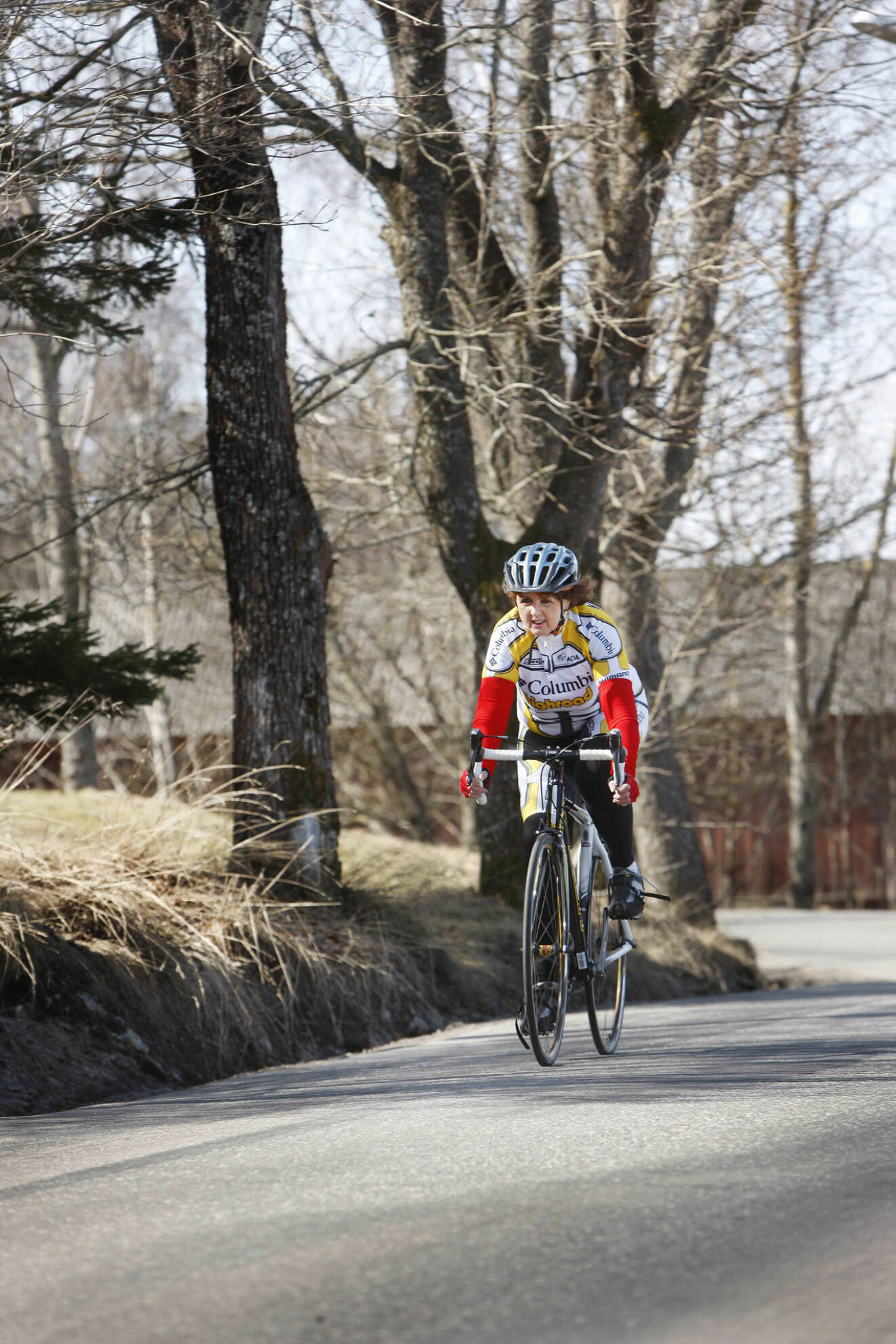 Elisabeth Höglund har minst åtta cyklar och har varit svensk mästare flera gånger. Fortfarande cyklar hon många mil i veckan på sina racercyklar.