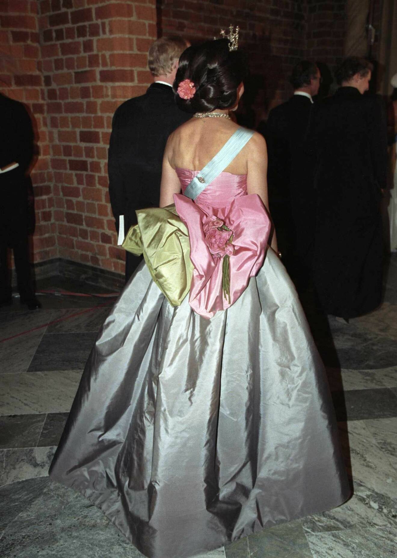 Drottning Silvia i sin Nina Ricci-klänning från Nobelfesten 1995.