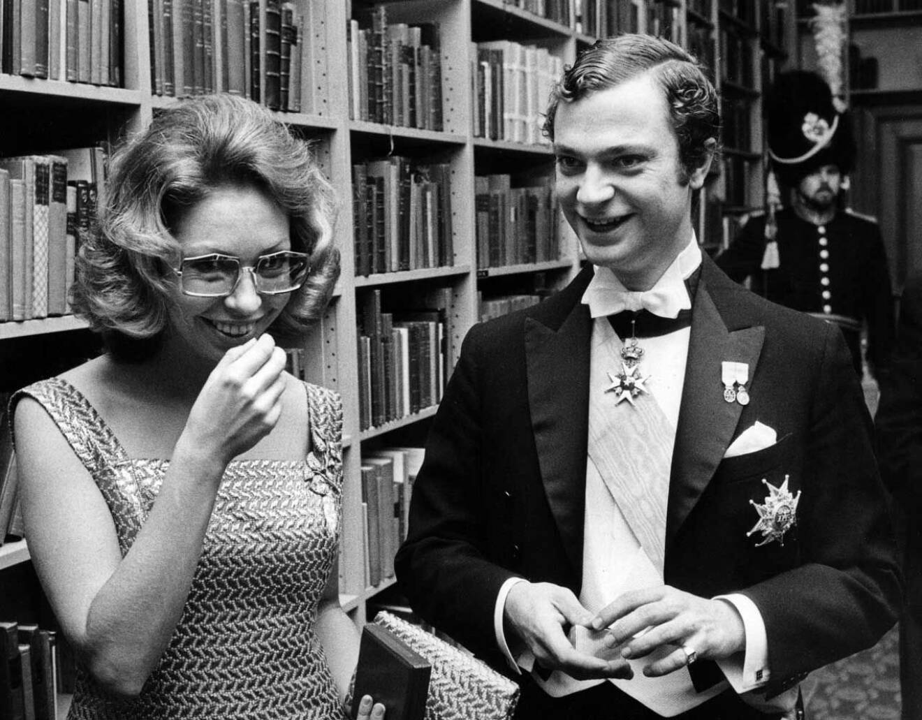 Kronprins Carl Gustaf, 24, och prinsessan Christina, 27, vid vid Svenska Akademiens högtidssammanträde den 20 december 1970.