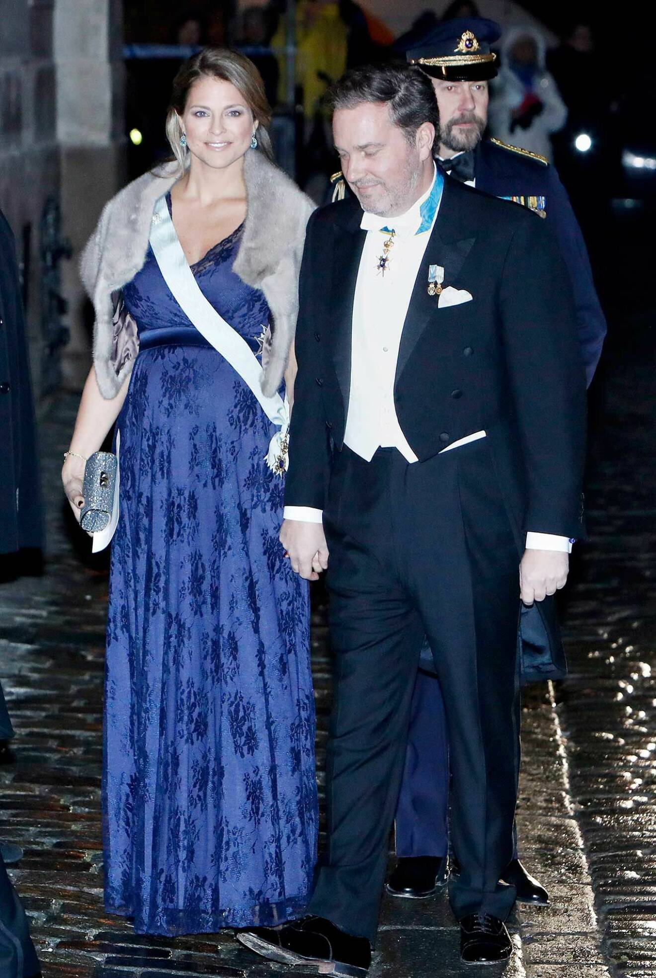 Prinsessan Madeleine i blå klänning