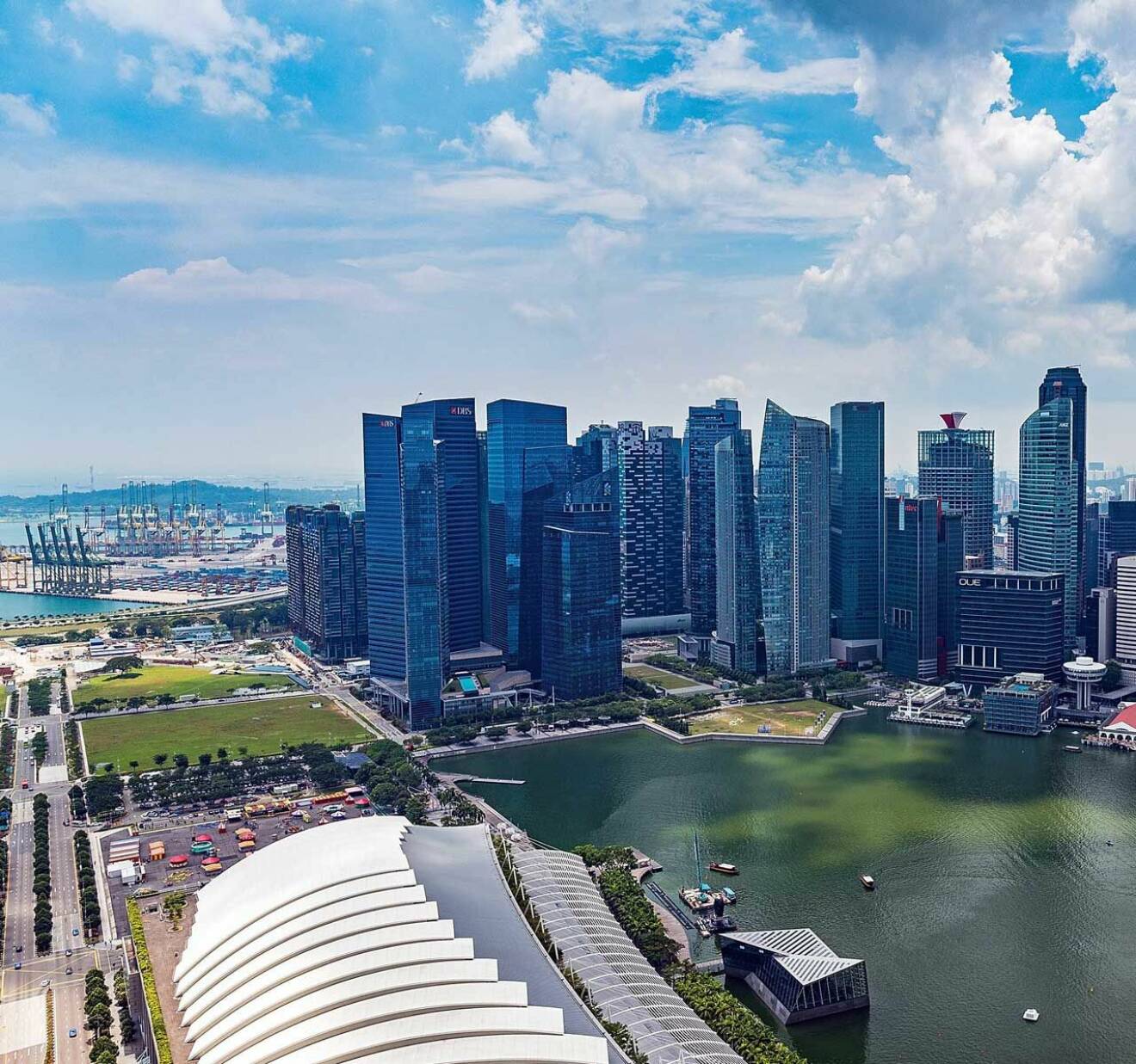 Prins Daniel reser till Singapore med sitt Fellowship och får uppleva stans imponerande skyline på plats.