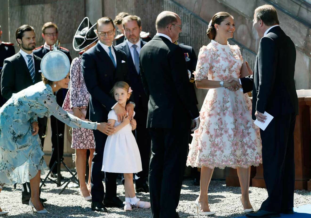 Kronprinsessan Victoria gratuleras på 40-årsdagen den 14 juli 2017 av statsministern Stefan Löfven och talmannen. Mottagning i Logården på Stockholms slott.