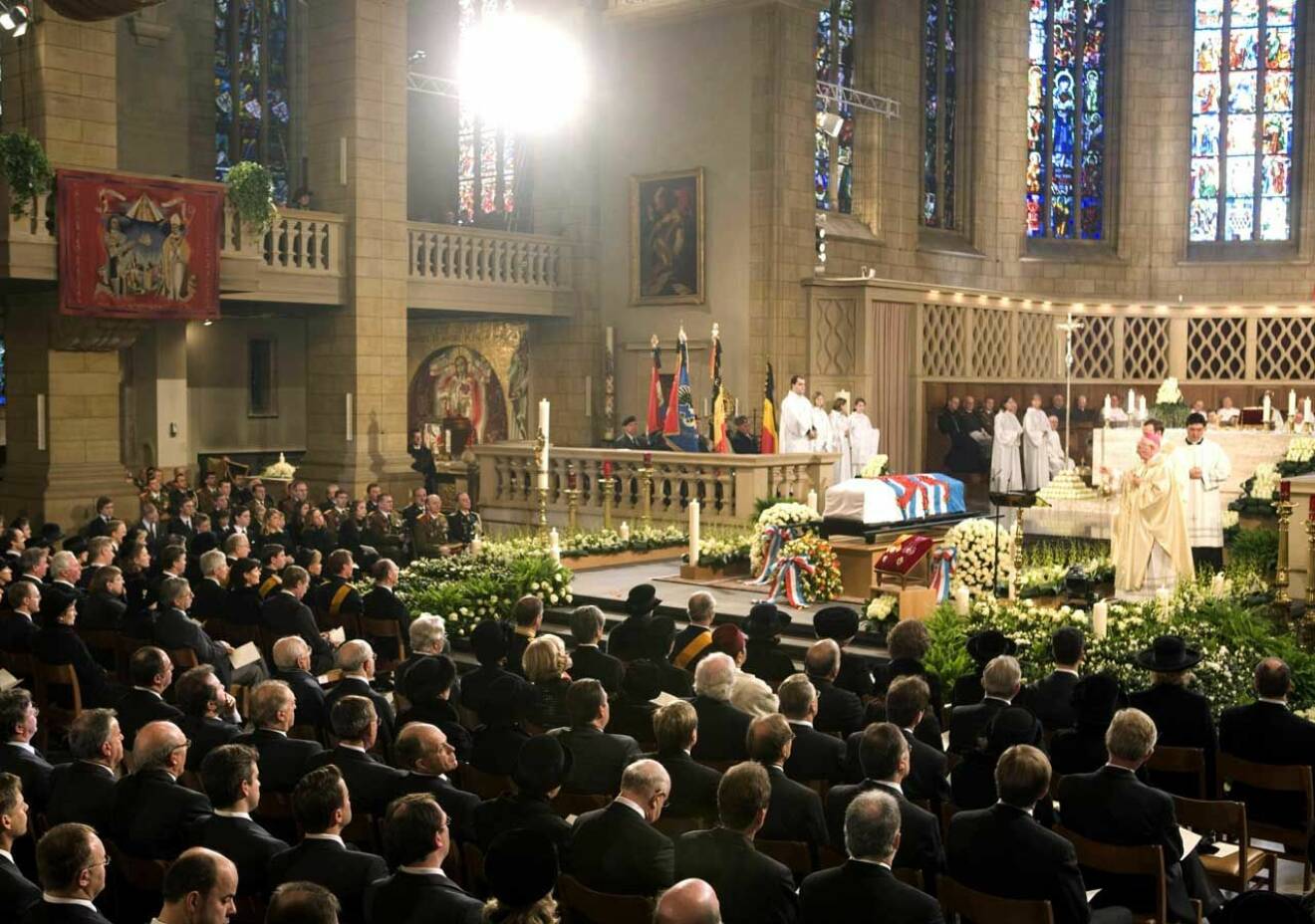 Storhertig Jean begravs lördagen den 4 maj 2019. Så här såg det ut när Jeans hustru storhertiginnan Josephine-Charlotte begravdes i samma katedral.