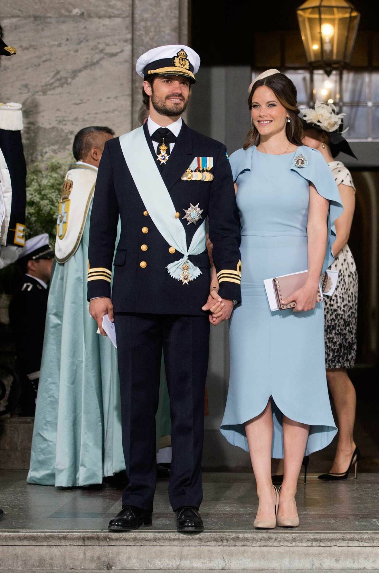Sofia i blå klänning från Antonio Berardi på prins Oscars dop 2016.
