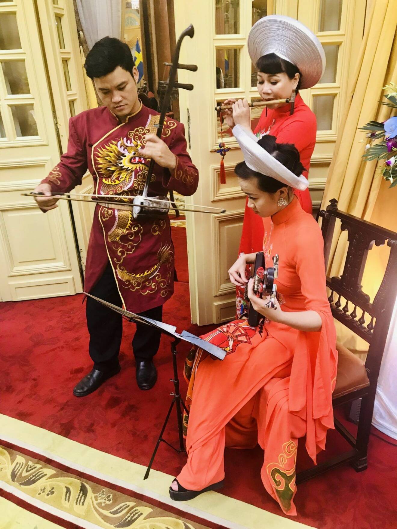 Orkestern som spelade under välkomstmiddagen för Victoria och Daniel i Hanoi.