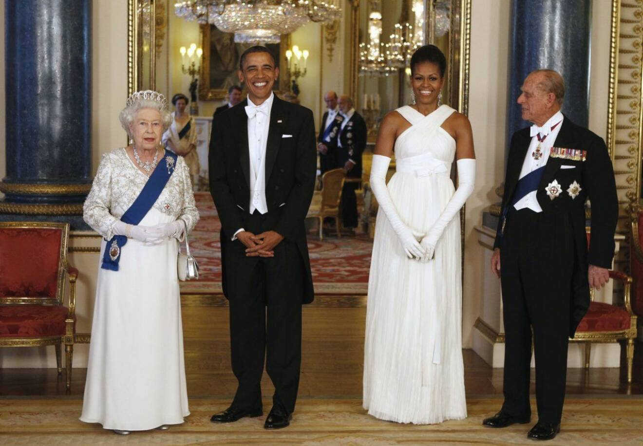 The Obamas på besök hos Elizabeth 2011.
