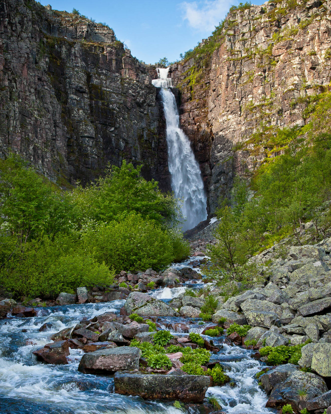 Sveriges högsta vattenfall Njupeskär i Dalarna.