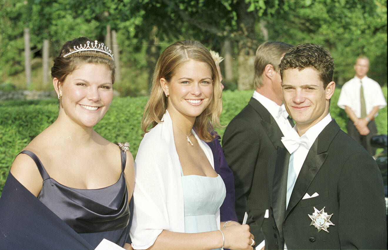 Kronprinsessan Victoria, prinsessan Madeleine och prins Carl Philip Christina Silverschiˆlds och Hans de Geers bröllop, Koberg.