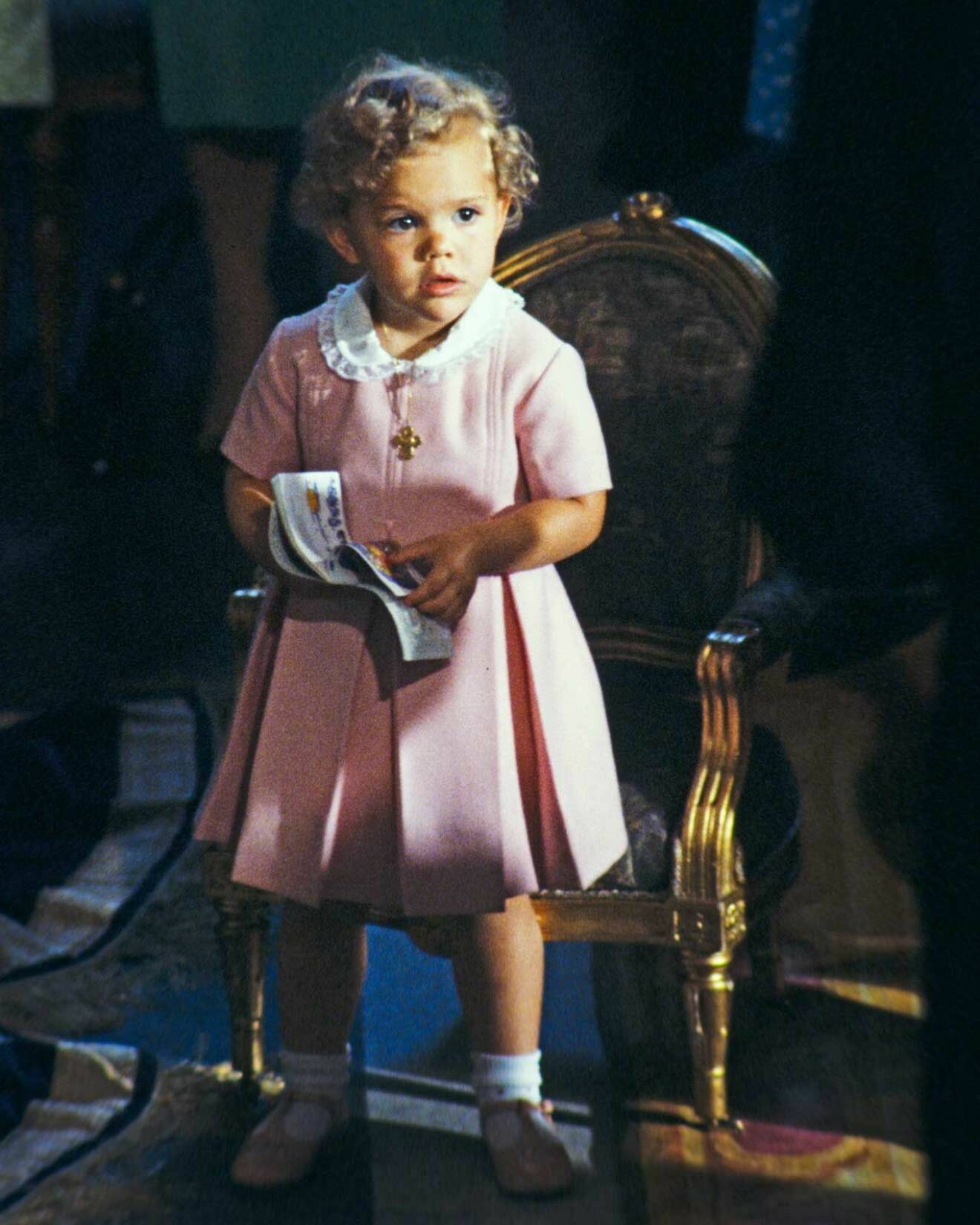 Kronprinsessan Victoria, 2 år, på prins Carl Philips dop 1979.
