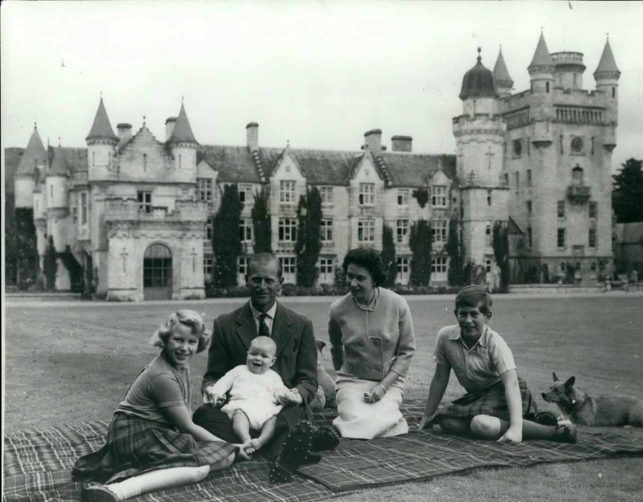 drottning Elizabeth med familj 1960