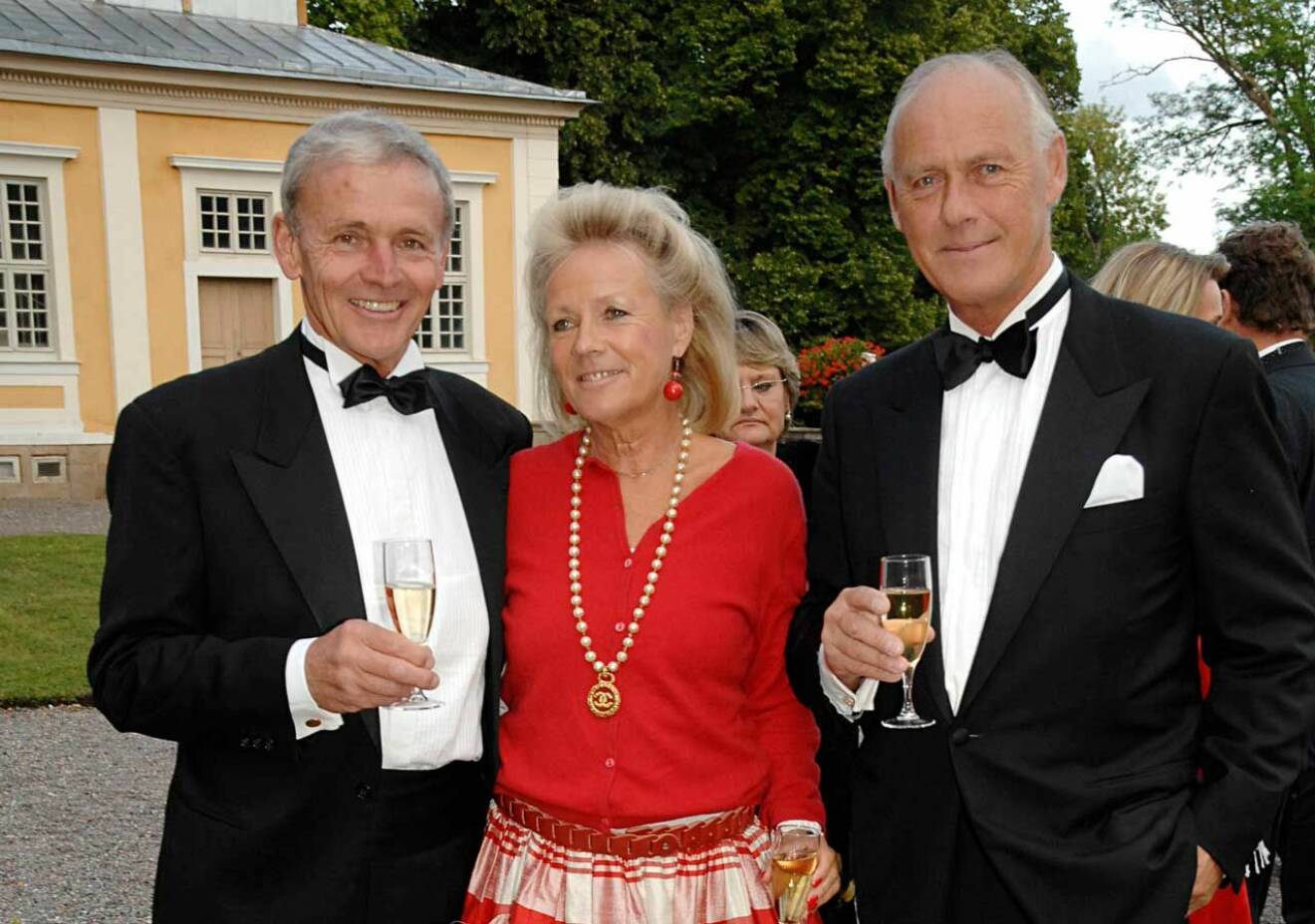 Egon Zimmermann, Agneta Banér och Gustaf Banér på Per Taubes försenade 50-årsfest på Steninge slott 2010.