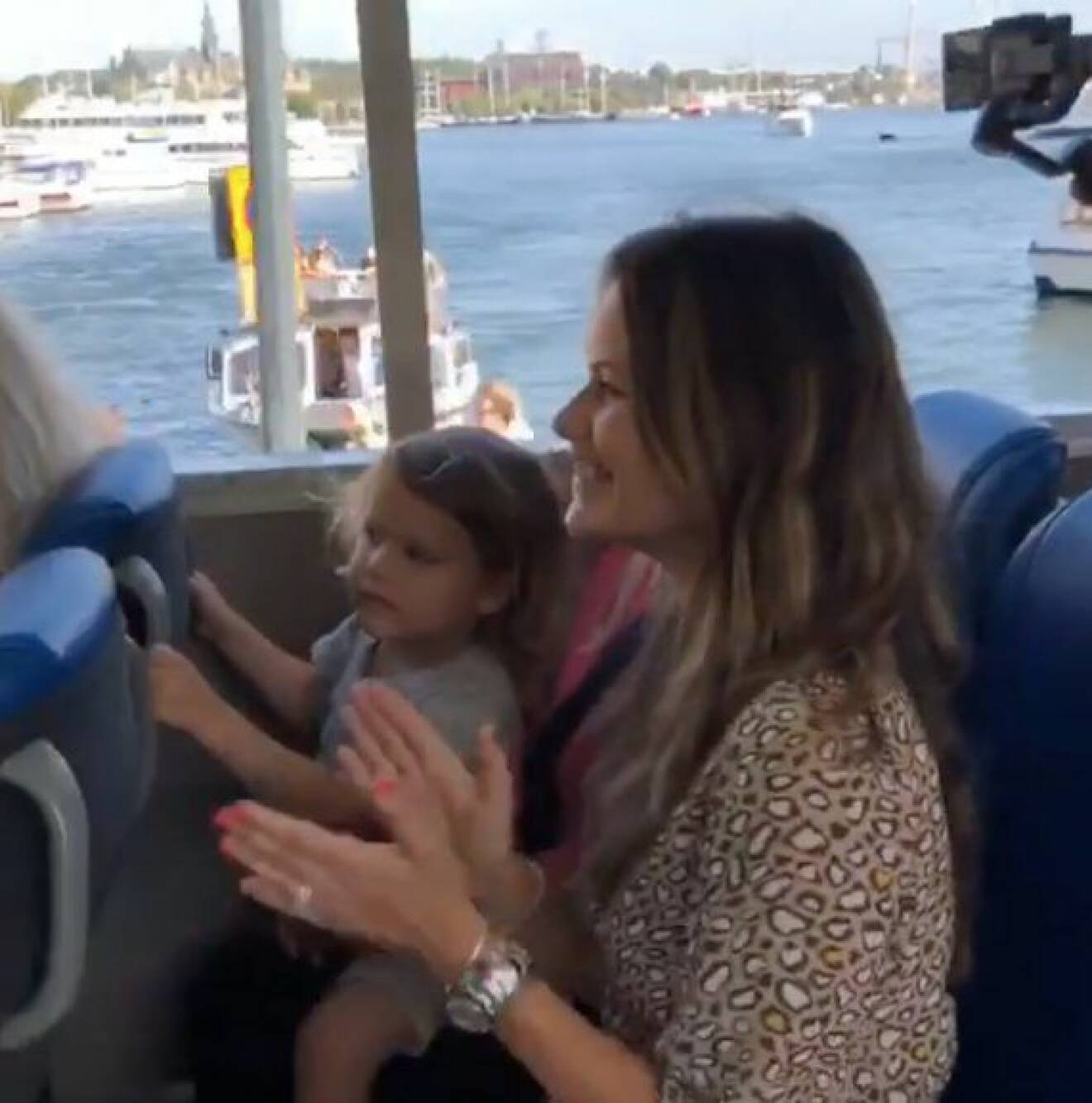 Prinsessan Sofia och prins Alexander åker Oceanbus 