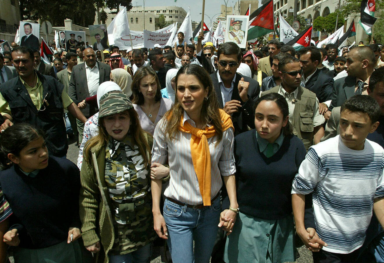 Drottning Rania deltog i en demonstration mot terrorism i Ammam