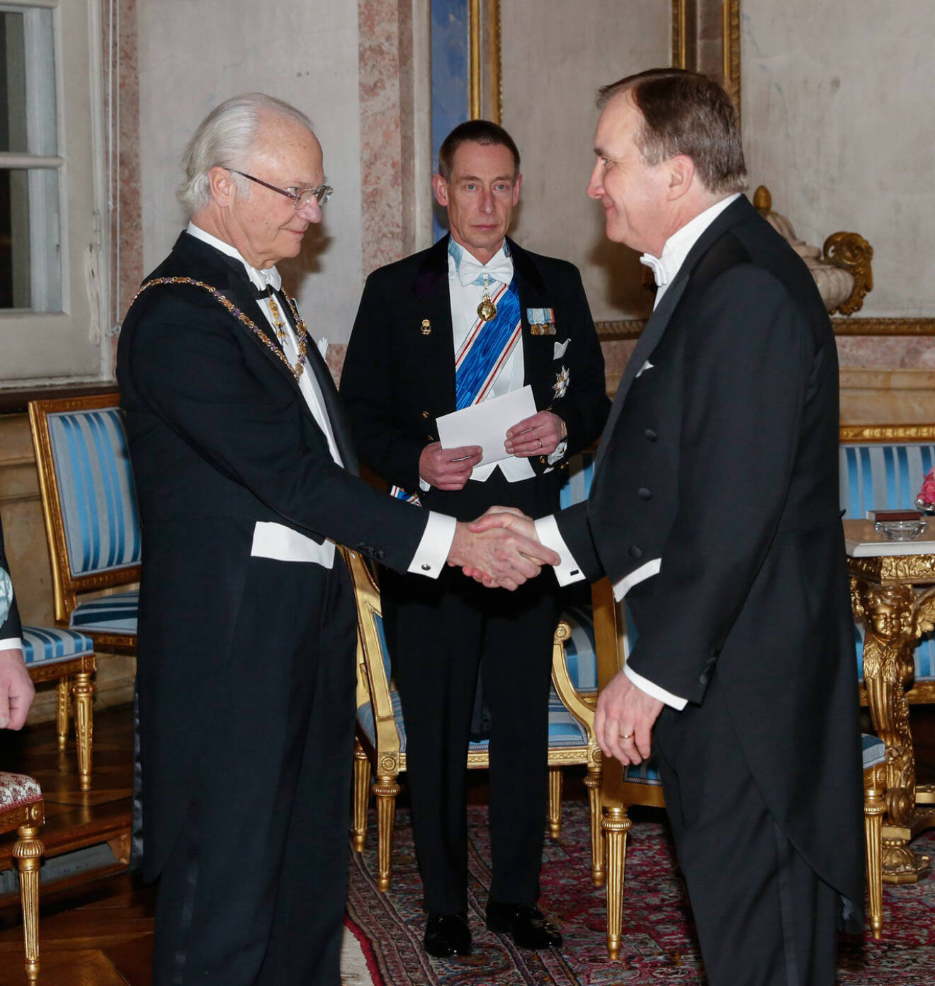 Kungen hälsar på statsminister Stefan Löfven.