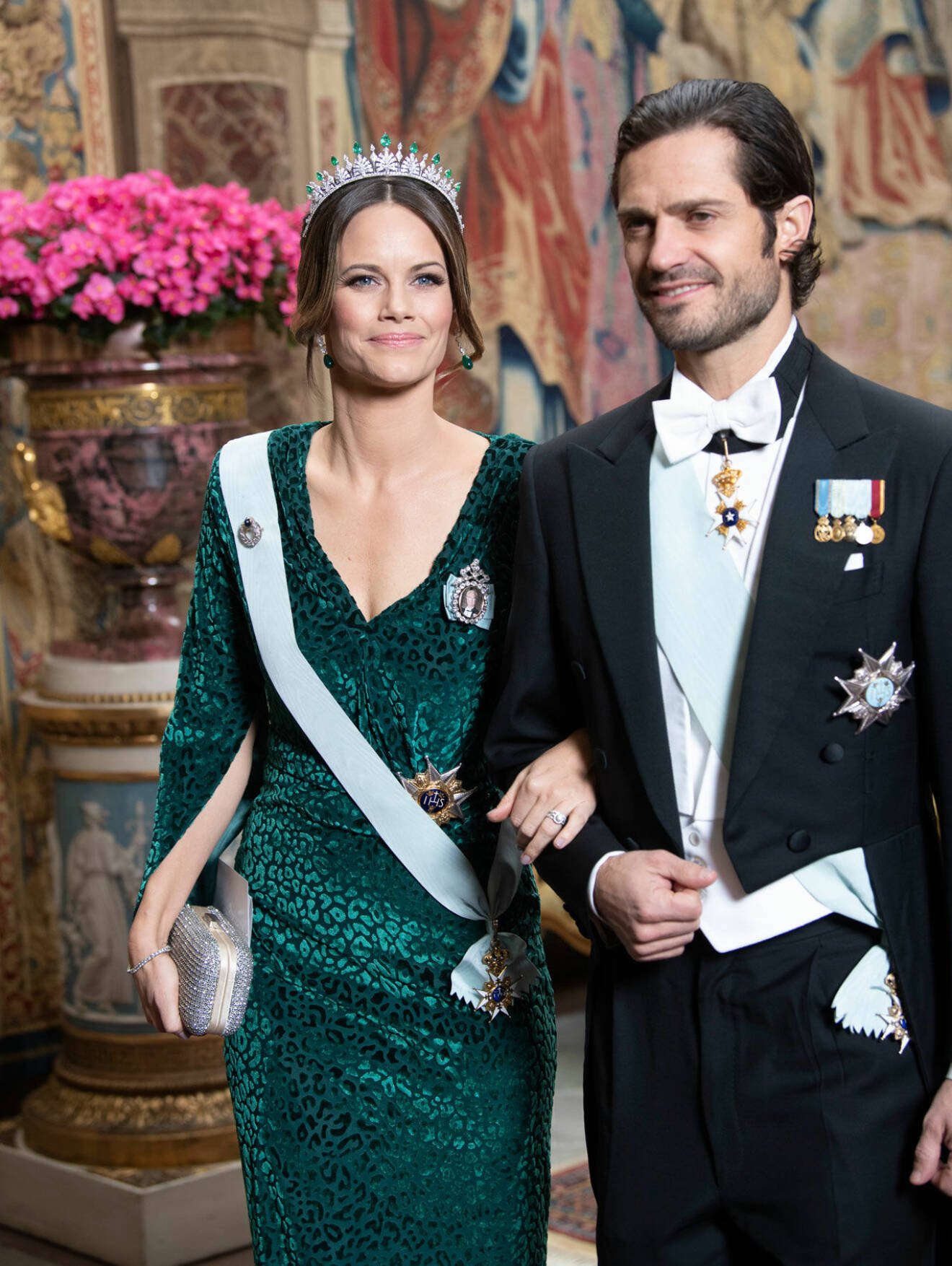Prins Carl Philip och prinsessan Sofia på kungaparets stora middag på slottet.
