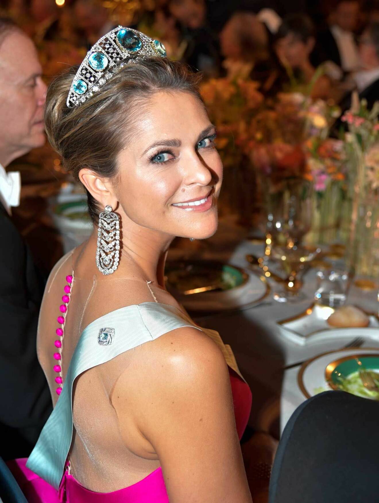 Prinsessan Madeleine Nobel 2019 i tiara och klänning från Angel Sanchez.